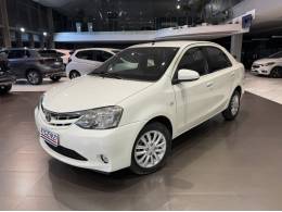 TOYOTA - ETIOS - 2013/2014 - Branca - R$ 46.500,00