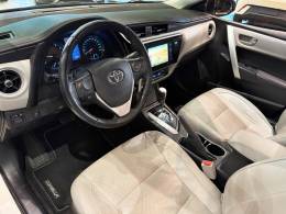 TOYOTA - COROLLA - 2018/2018 - Branca - R$ 102.800,00
