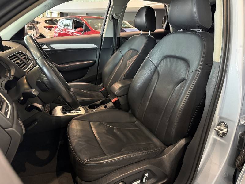 AUDI - Q3 - 2018/2018 - Prata - R$ 98.800,00