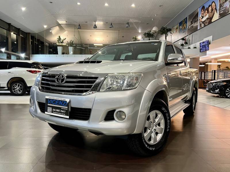 TOYOTA - HILUX - 2011/2012 - Prata - R$ 112.900,00