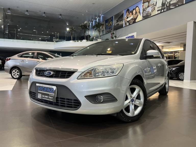 FORD - FOCUS - 2011/2013 - Prata - R$ 48.800,00