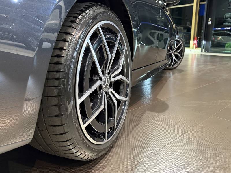 MERCEDES-BENZ - C 300 - 2021/2022 - Cinza - R$ 309.900,00