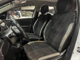 RENAULT - CAPTUR - 2017/2018 - Branca - R$ 71.800,00