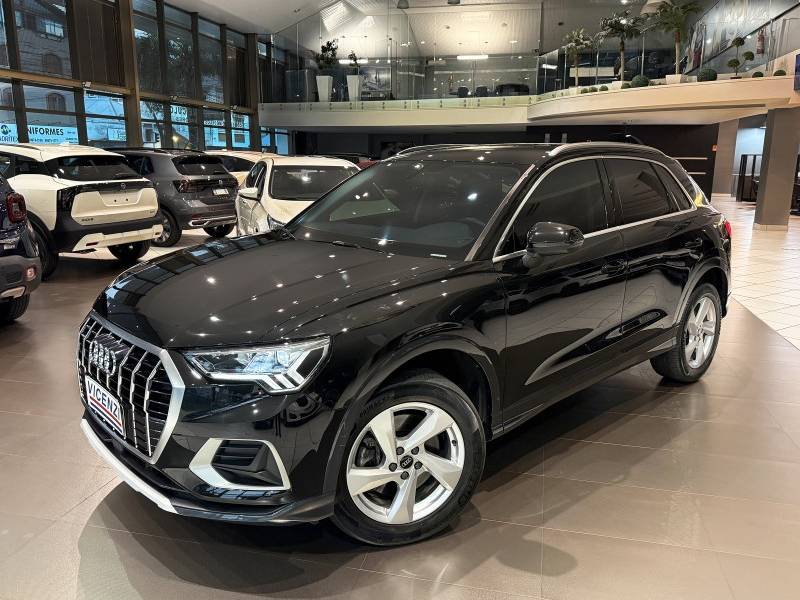 AUDI - Q3 - 2022/2022 - Preta - R$ 188.500,00