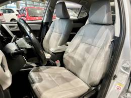 TOYOTA - COROLLA - 2016/2017 - Prata - R$ 85.500,00