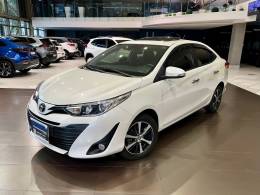 TOYOTA - YARIS - 2019/2020 - Branca - R$ 89.800,00