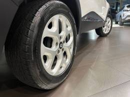 RENAULT - CAPTUR - 2017/2018 - Branca - R$ 71.800,00