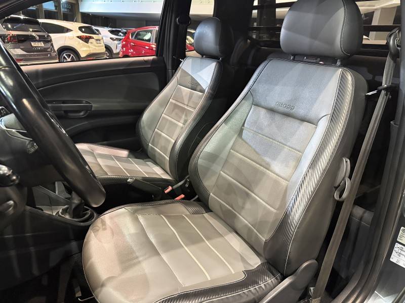 VOLKSWAGEN - SAVEIRO - 2017/2018 - Cinza - R$ 79.800,00