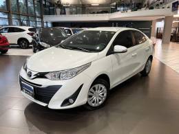 TOYOTA - YARIS - 2019/2020 - Branca - R$ 81.900,00