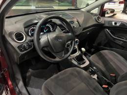 FORD - FIESTA - 2016/2017 - Vermelha - R$ 55.800,00