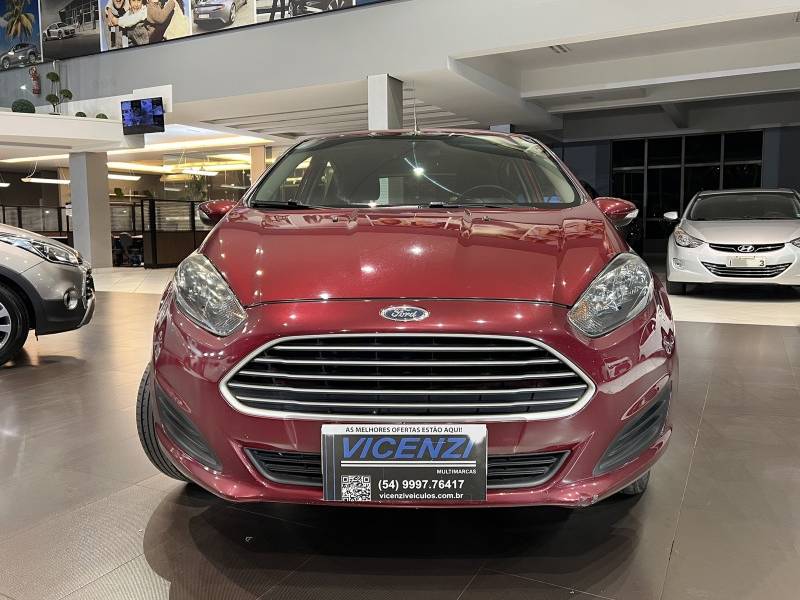 FORD - FIESTA - 2016/2017 - Vermelha - R$ 55.800,00