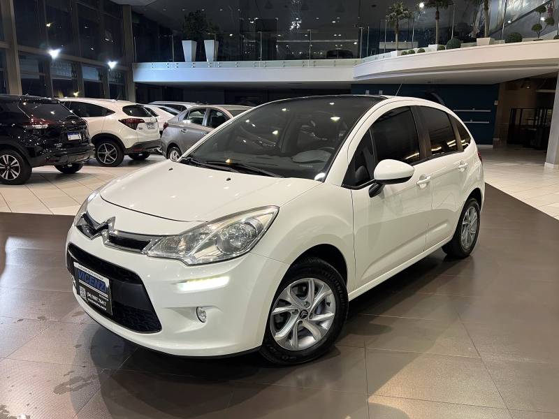 CITROËN - C3 - 2015/2016 - Branca - R$ 49.800,00