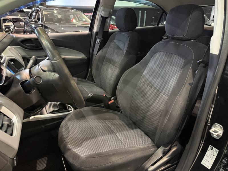 CHEVROLET - ONIX - 2018/2018 - Preta - R$ 58.800,00