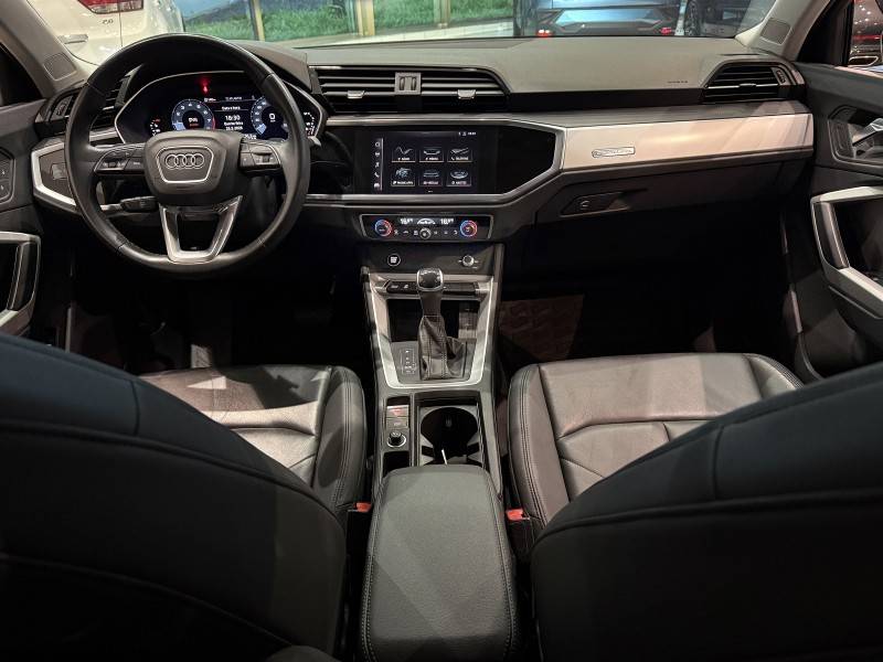 AUDI - Q3 - 2022/2022 - Preta - R$ 188.500,00