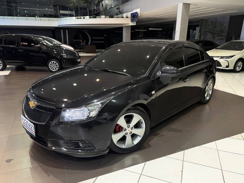 CHEVROLET - CRUZE - 2012/2013 - Preta - R$ 53.800,00