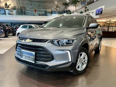 CHEVROLET - TRACKER - 2022/2023 - Prata - R$ 108.800,00